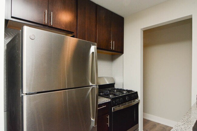 Photo - 530 W Surf St Unit 702