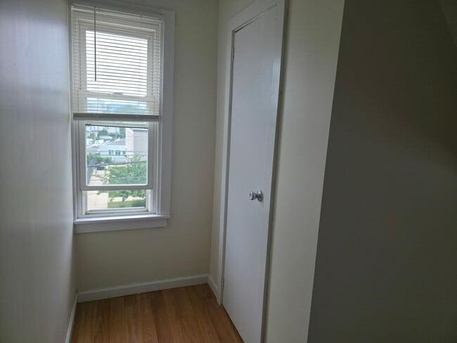 111-19 Inwood St