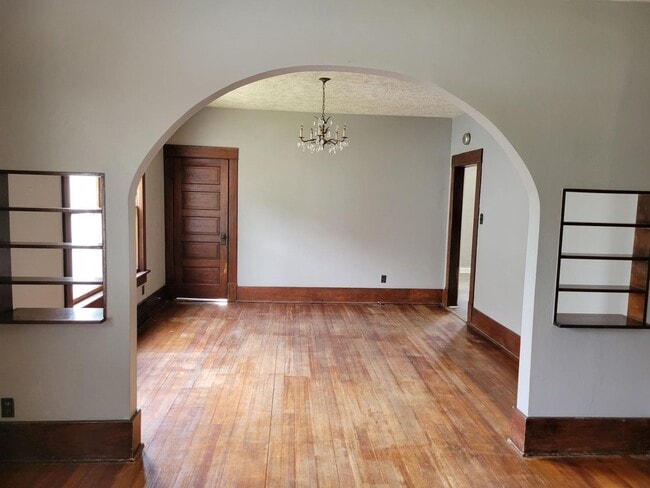Photo - 534 Benton St
