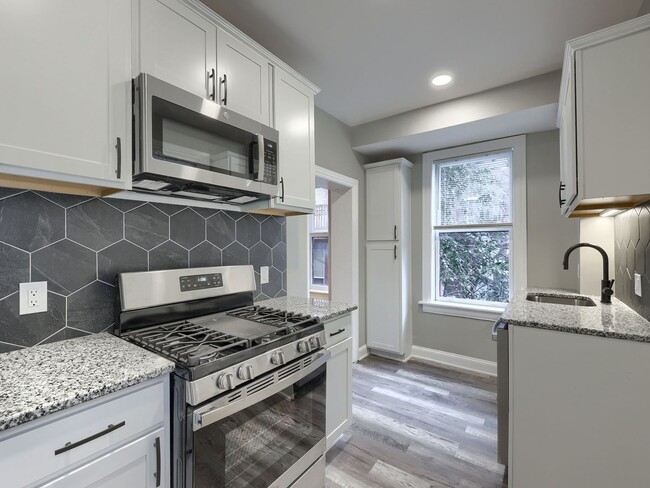 Photo - 612 N 2nd St Unit Apt 2