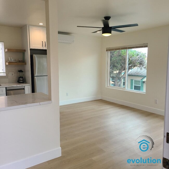 Photo - 734-740.5-7405 Jamaica Ct Apartamento