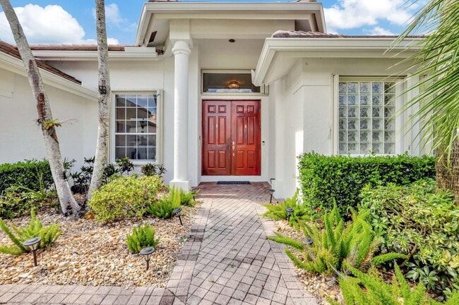 Photo - 1651 Lakefield N Ct