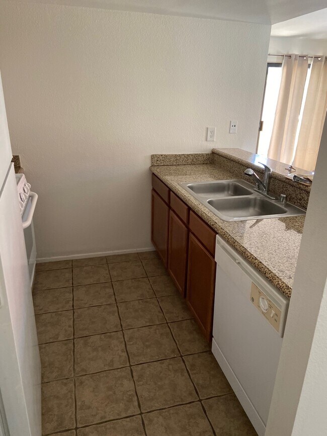 1136 W Blaine St Apartment Unit 203 Riverside, CA