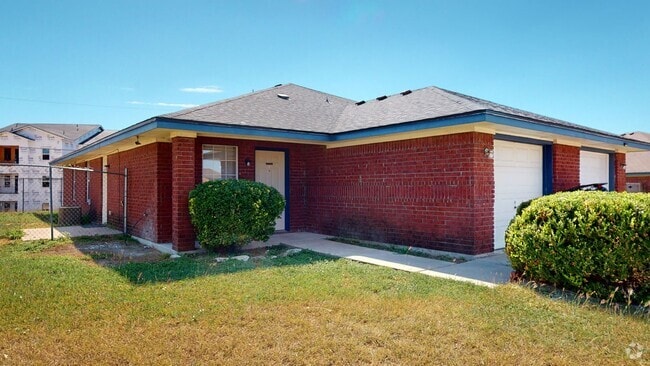 Building Photo - 2 WEEKS FREE! ALL TILE 3 BEDROOM, 2 BATH, ... Rental