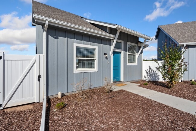 Photo - 4008 Blue Pine Ln