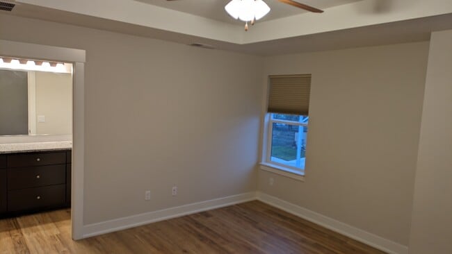 Dormitorio principal - 643 NE Kerns Dr