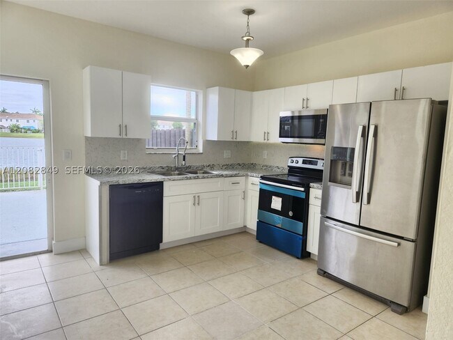 Photo - 1525 SE 31st Ct