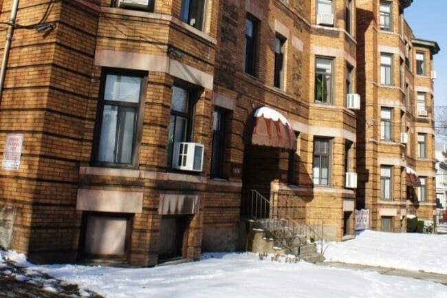 Building Photo - 658 Maryland Ave Unit 22R Rental