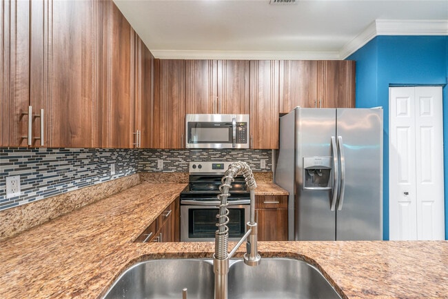 Photo - 422 NE 1st Ave