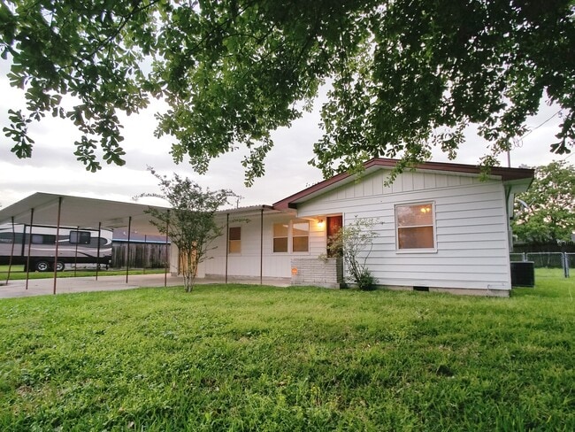 Photo - 3310 Marvin Rd