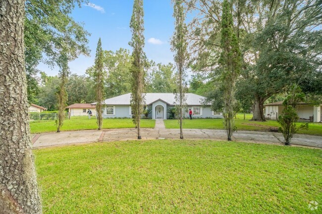 Building Photo - 7418 NW 128th Pl Rental