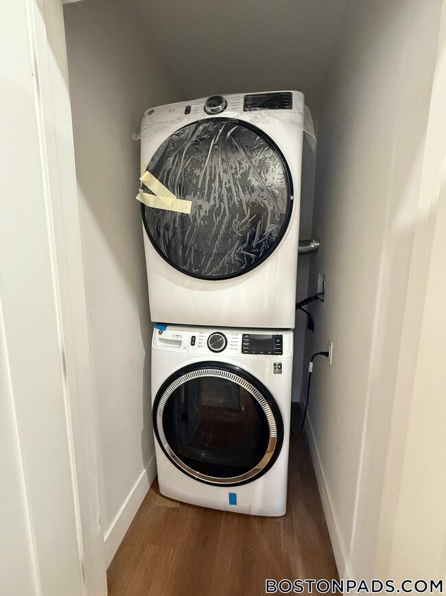 Photo - 147 E Cottage St Unit 2