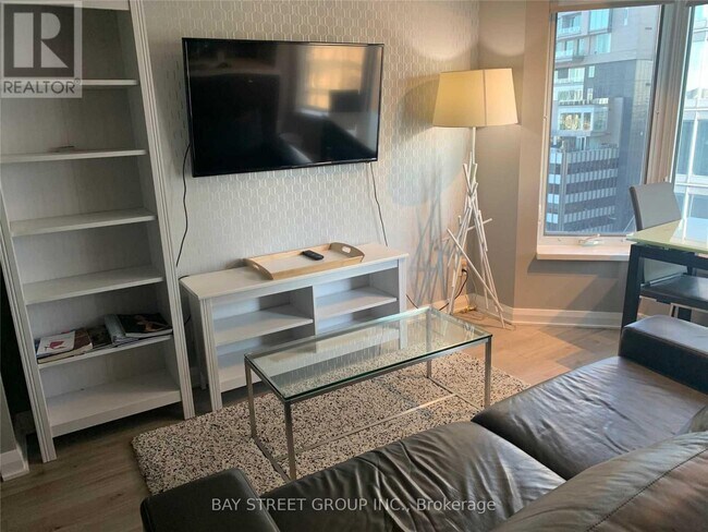 Photo - 155 Yorkville Ave Unité 1709