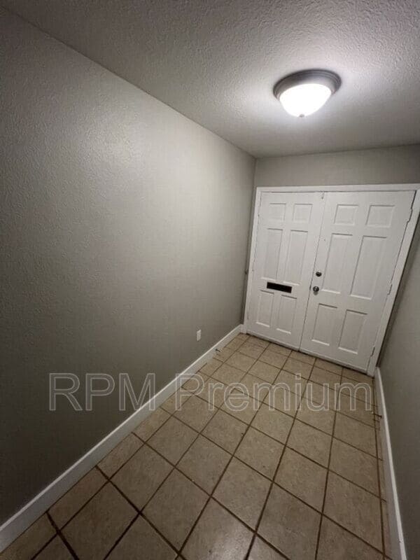 Photo - 464 Wilton Dr