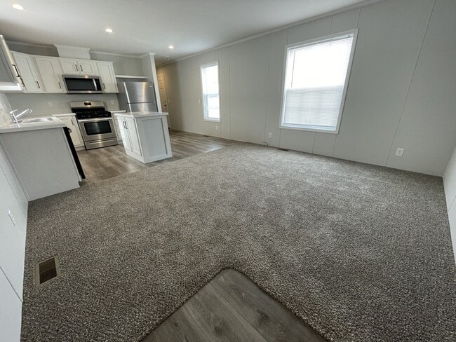 Photo - 38035 Leverette Ave