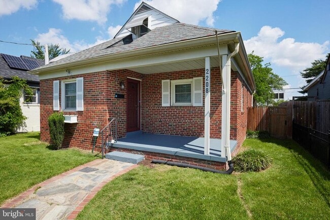 Photo - 2208 S St NE