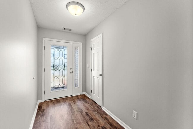 Photo - 110 Fox Haven Dr