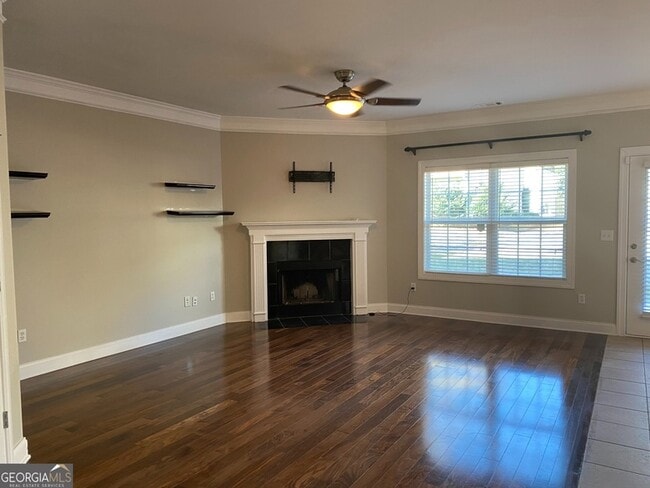 Photo - 2100 Cabela Dr