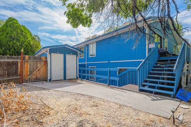 Building Photo - 561 N Sparn St Rental