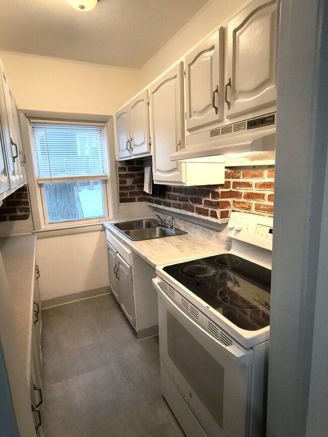 Photo - 823-825 Main Street Unit 1st Floor