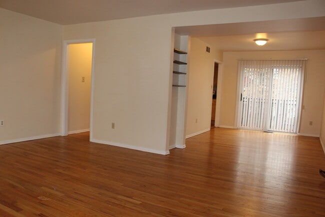 Photo - TRENT 543 Unit 543