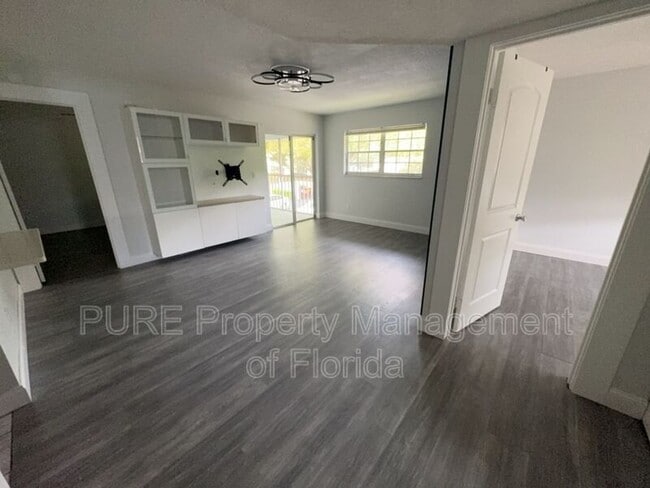 Photo - 454 Fairways Cir