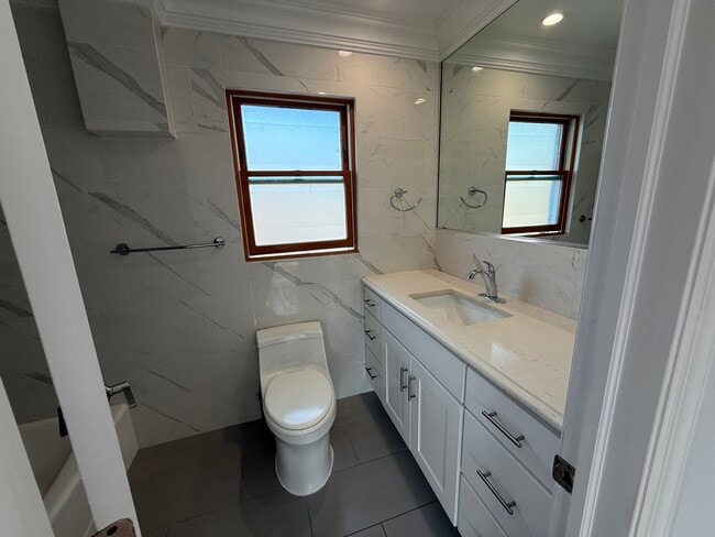 Photo - 307 9th St Unit 3B
