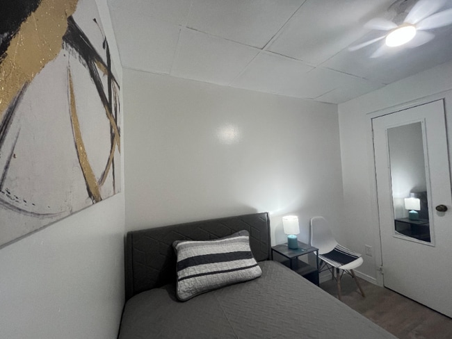 Photo - 920 N 9th St Rd Unit 5