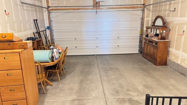 Photo - 404 Grassland Dr