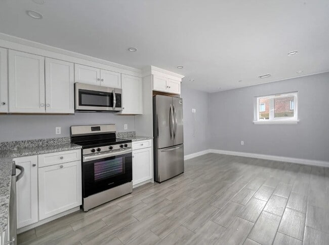 Photo - 245 Elm St Unit B2