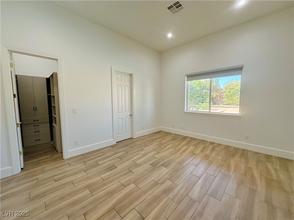 Photo - 2025 Grouse St