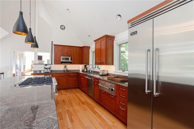 72 Ledge Rd