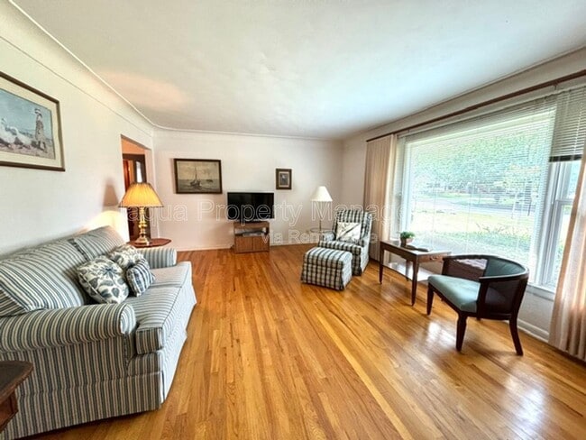 Photo - 2726 Applelane Ave