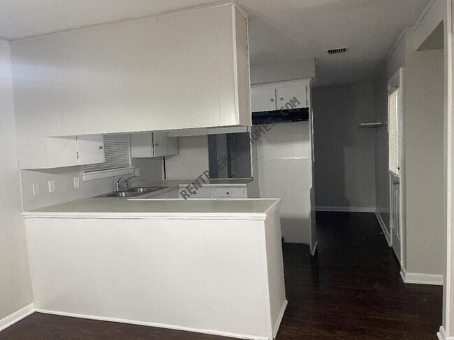 Photo - 6800 Hinkson Rd