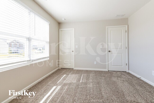 Photo - 98 Bennett Ct