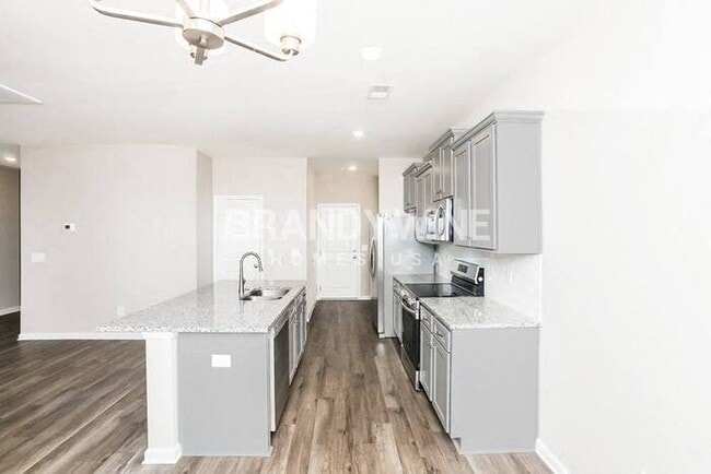 Photo - 321 Redmoss Dr