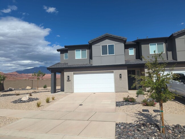 Photo - Spacious 4 Bedroom Townhome in Washington!