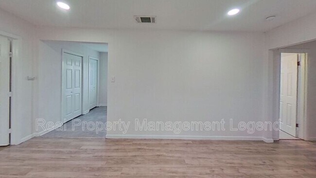 Photo - 2320 Brockbank Dr