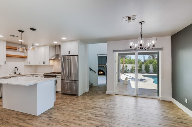 Photo - 4427 E Turney Ave