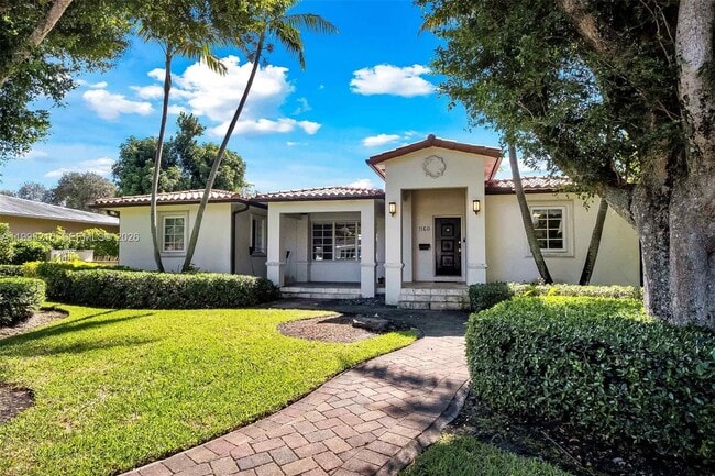 Building Photo - 1160 NE 98th St