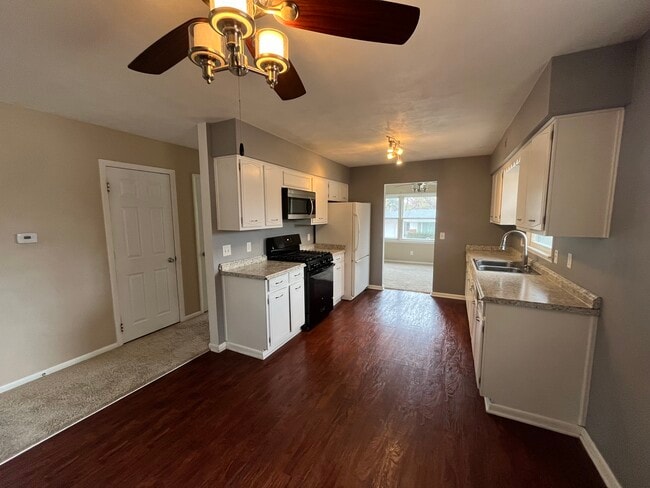 Photo - 1010 6th Ave