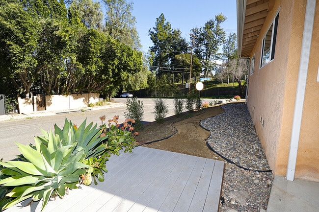 Photo - 4831 Canoga Ave