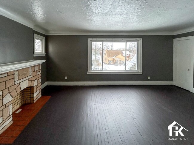 Photo - 6885 Mettetal St Unit Upper