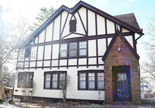 Building Photo - 5446 Charlotte St Unit 5446 Charlotte St. 1F
