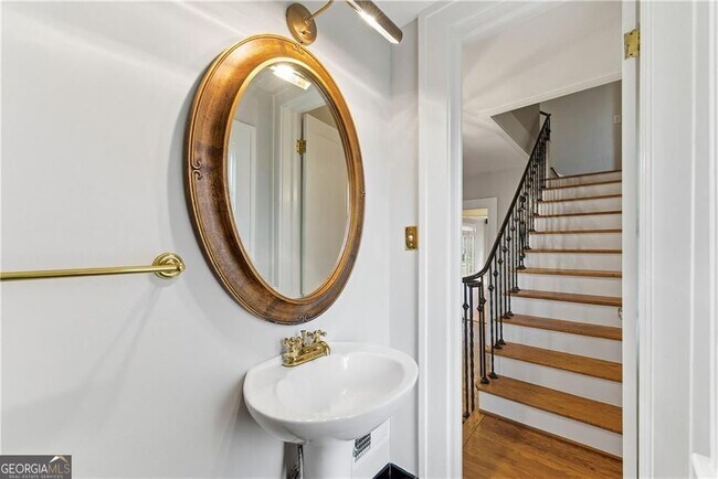 Photo - 685 E Morningside Dr NE