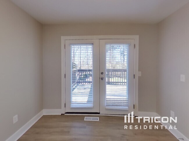 Photo - 2405 Ravine Dr