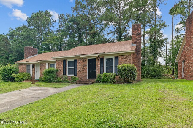 Photo - 111 Windsor Ct