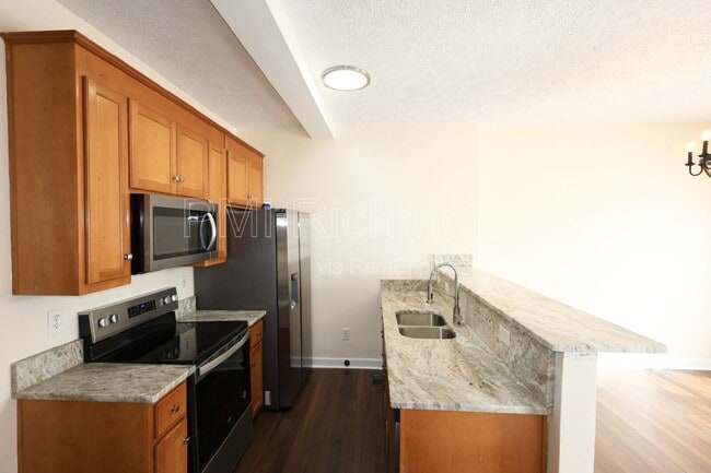 Photo - 2716 Goyne Loop