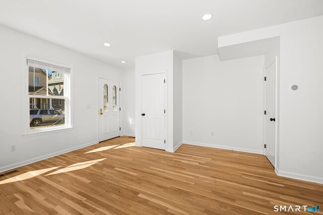 Photo - 23 Dolsen Pl