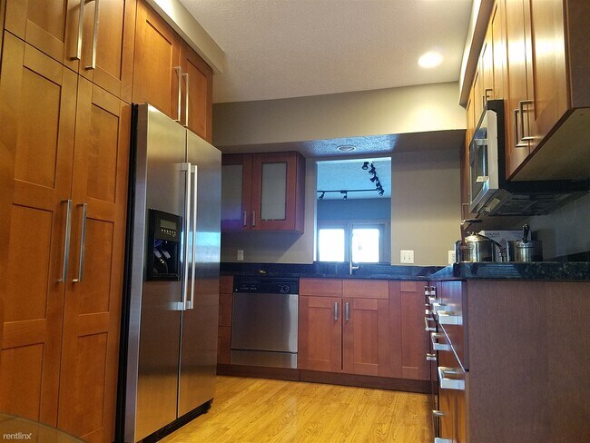 Photo - 3 br, 3.5 bath Condo - 2050 Bancroft Dr